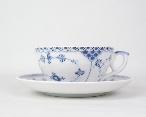 Large coffee / teacup with saucer - Blue Fluted - Half lace - no. 656
Great condition
