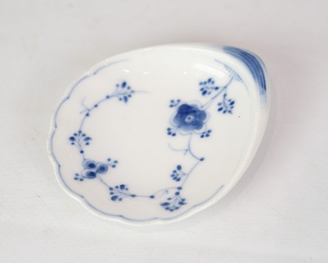 Small Mussel Bowl - No. 200 - Porcelain - Blue Fluted - Blue Painted - B&G - BingGreat condition