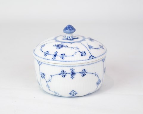 Sjælden Skål Med Låg - Nr. 1/240 - Porcelæn - Musselmalet Riflet - Arnold Krog - 
Royal Copenhagen
Flot stand
