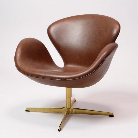 Svanen - Model 3320 - Arne Jacobsen - Fritz Hansen - Jubilæums model
Flot stand
