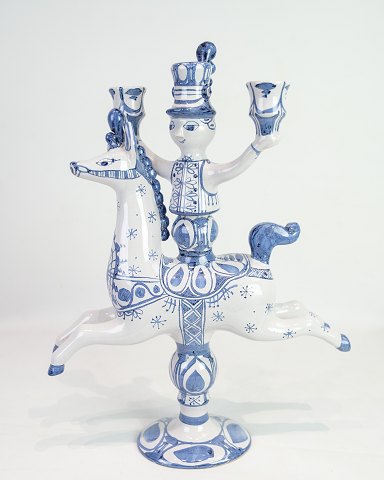 En "Rytter" Stage Med Tre Lys Urner - Model L.5 - Glaseret Lertøj - Bjørn 
Wiinblad - Signeret - År 1985
