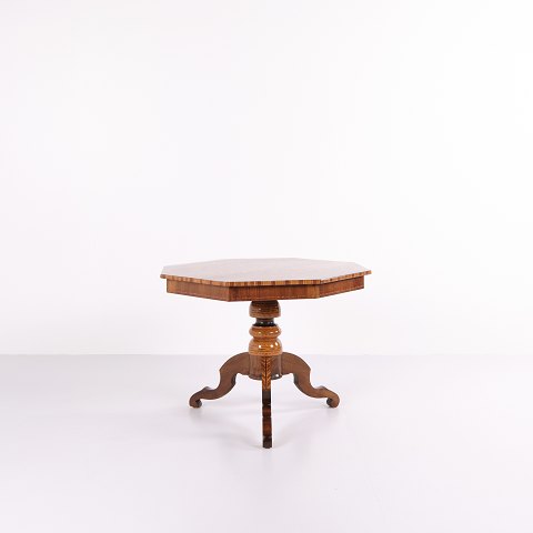 Octagonal Column Table - Lamp Table - Decorated With Intarsia - Italy - Year 
1850s
Great condition
