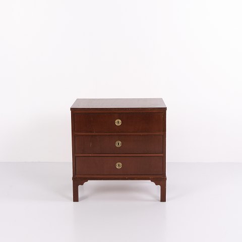 Chests of drawers