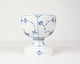 Skål På Fod - Nr. 1/2124 - Porcelæn - Musselmalet Riflet - Royal Copenhagen
Flot stand

